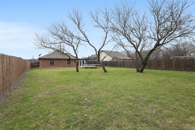 Building Photo - 608 Mesquite Dr
