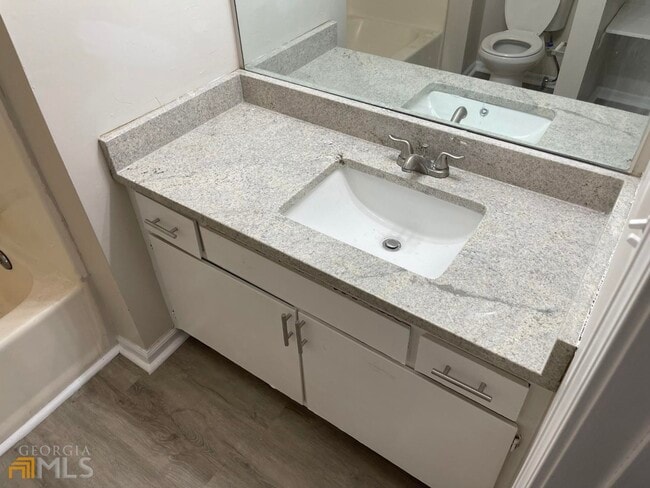 Building Photo - 907 Silverwood Dr