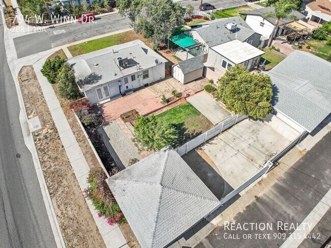 Building Photo - 794 W Winn Dr