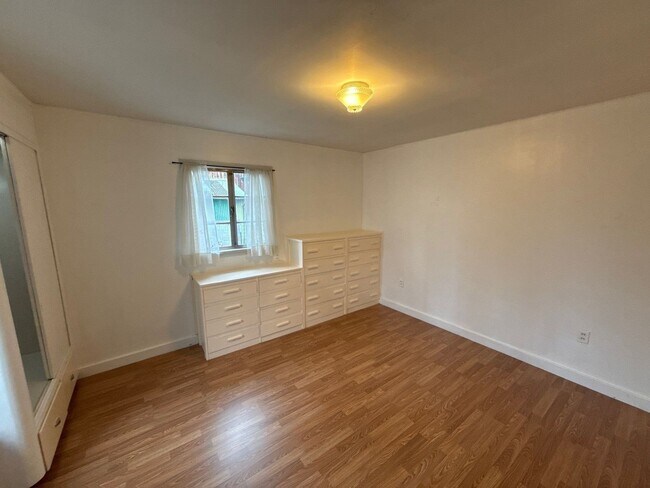 Building Photo - 1947 Marion St SE