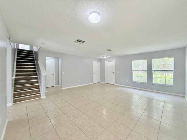 Building Photo - 10325 Boyette Creek Blvd