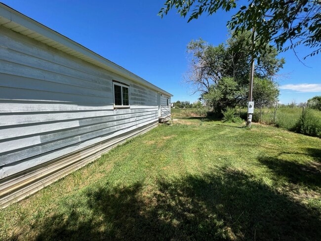 Building Photo - Semi-Rural 2 Bedroom 1 Bath Updated Mobile Home w/ Amenities