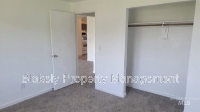 Building Photo - 2768 Siesta Ln