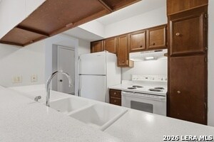 Building Photo - 8702 Village Dr