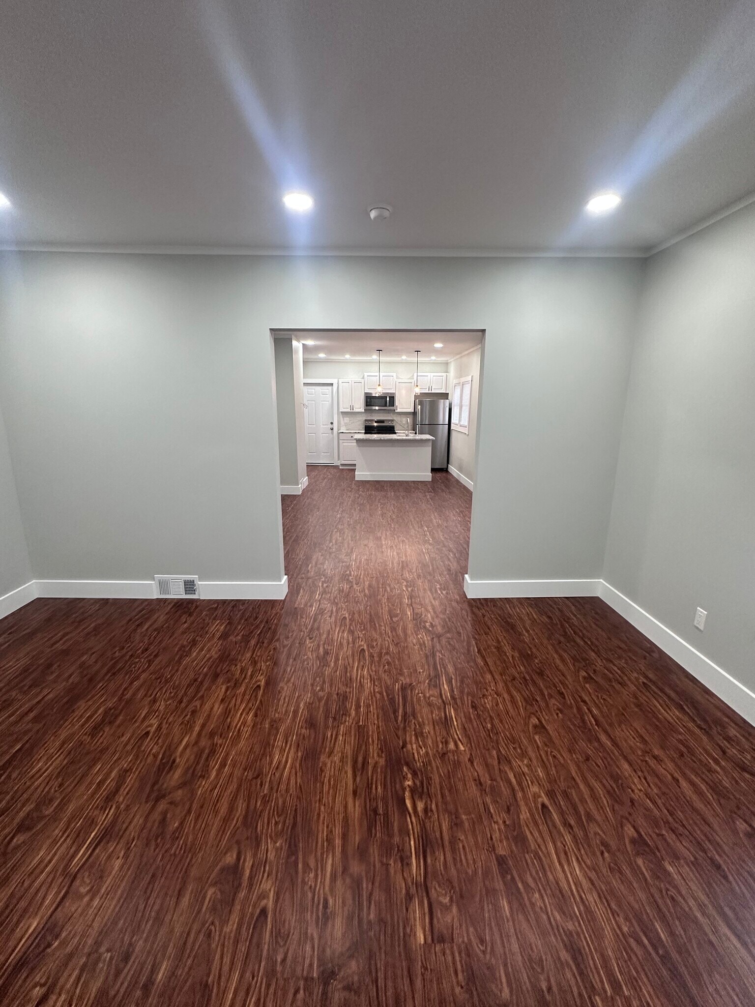 Building Photo - 302 Abell Ave