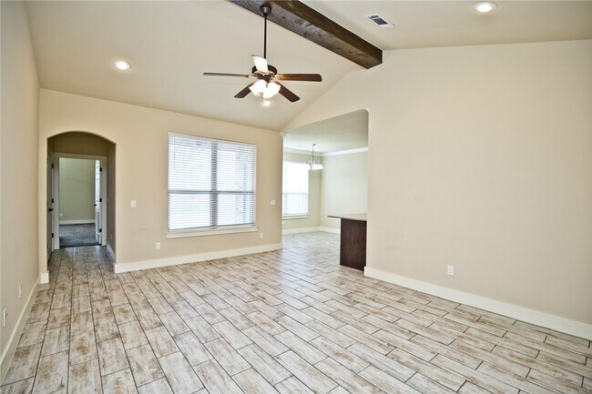 Building Photo - 108 Alder St