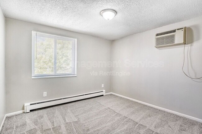 Building Photo - 1138 Corona St