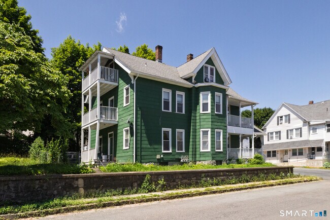 Building Photo - 95 Sunnyside Ave