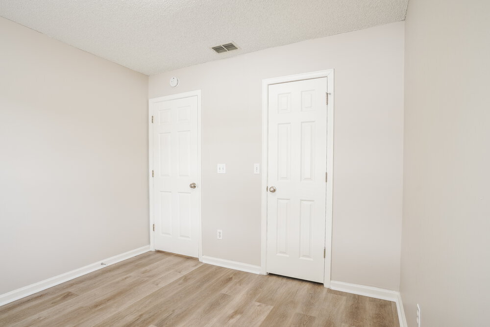 Building Photo - 1928 Hunters Trace Cir