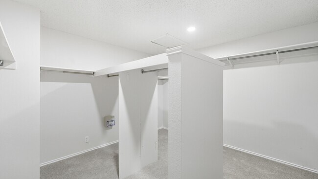Building Photo - 1073 Stone Hollow