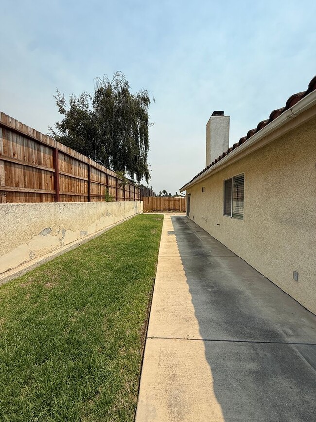 Building Photo - Orcutt Single Story Home with RV Access