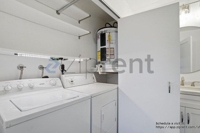 Building Photo - 1200 Opal St