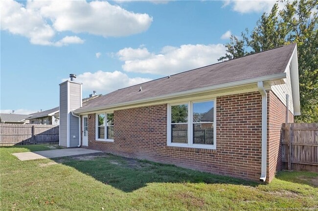 Building Photo - 2932 Chillingworth Dr