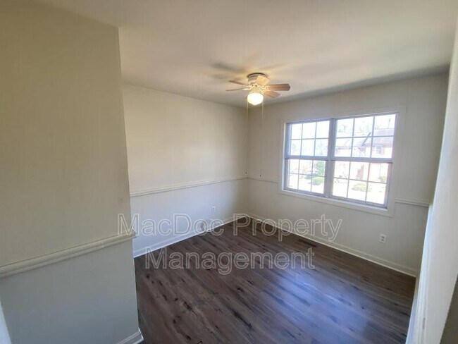 Building Photo - 108 Kings Mill Dr