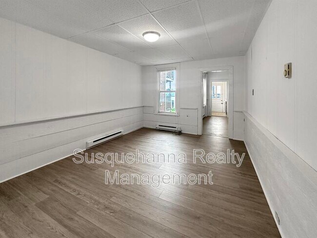 Building Photo - 344 N Mulberry St