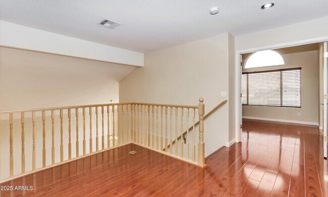 Building Photo - 413 W Weatherby Pl