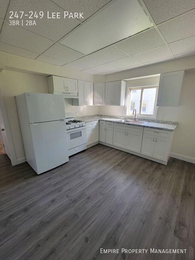 Building Photo - 247-249 Lee Park-