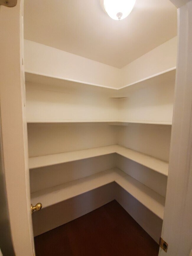 Building Photo - PRELEASING FOR EARLY MARCH! (3) Bed/(2) Bath NE Norman!