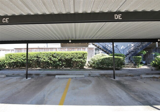 Building Photo - 5711 Sugar Hill Dr