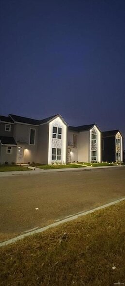 Building Photo - 5403 N Crown Point