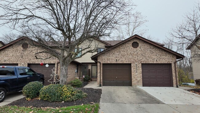Primary Photo - Spacious 2-Bed Townhome with Finished Basement, Pond View & Attached Garage in Fairfield