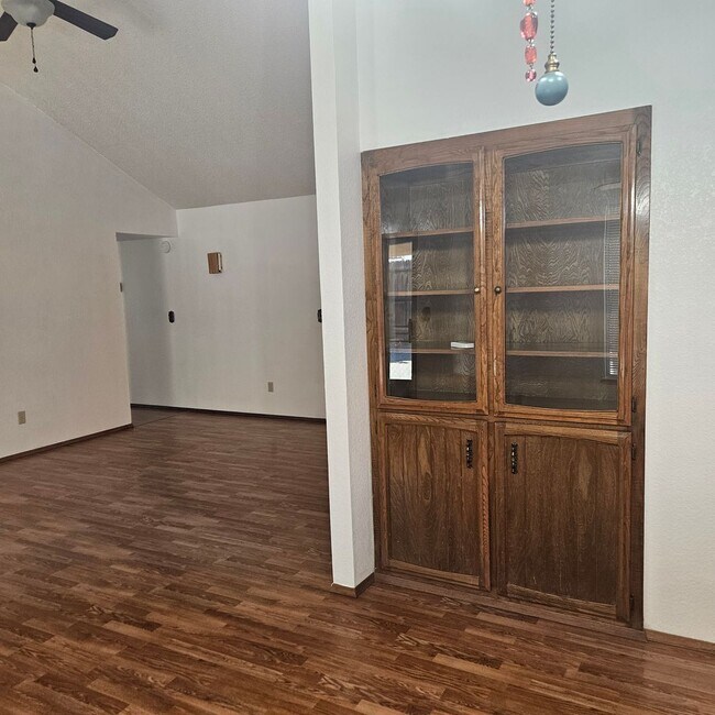 Building Photo - 3544 Traveler Ct