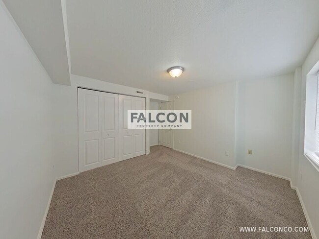 Building Photo - 5949 Wisteria Dr