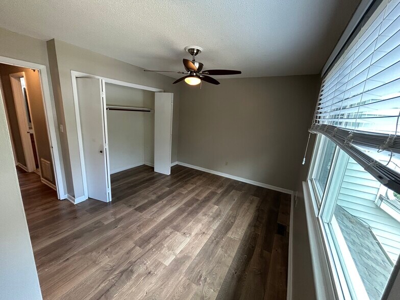 Building Photo - 5803 Shady Grove Cir