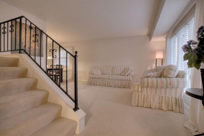 Building Photo - 307 Marian Ave