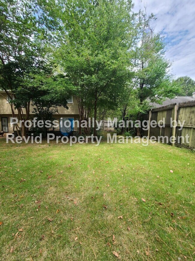 Building Photo - 6771 Bainbridge Dr