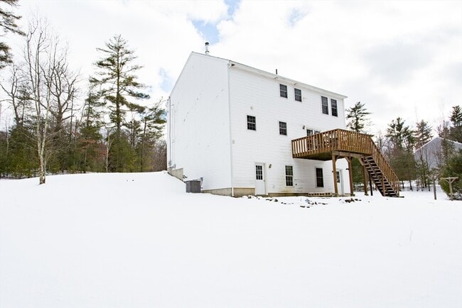 Building Photo - 270 New Braintree Rd