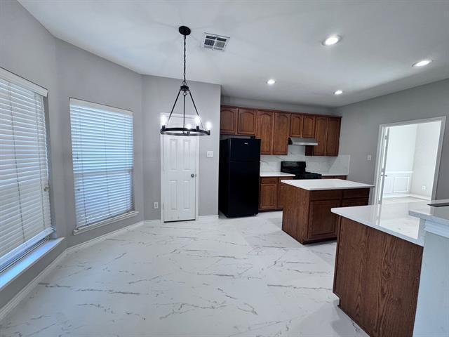 Building Photo - 9520 Water Tree Dr