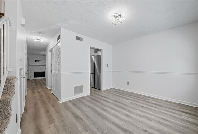 Building Photo - 6615 Sienna Ct