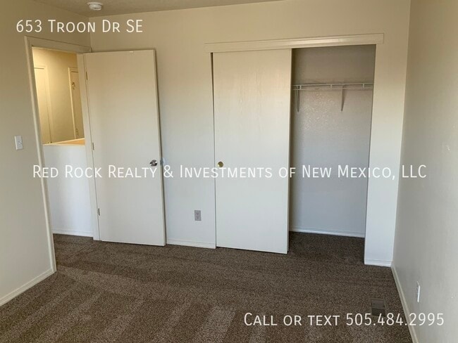 Building Photo - 653 Troon Dr SE