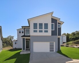 Building Photo - 1620 Boxwood Dr