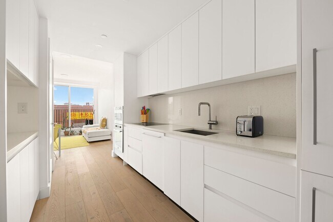 Primary Photo - 95 Grattan St