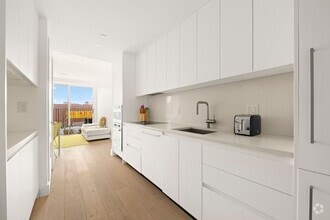 Building Photo - 95 Grattan St