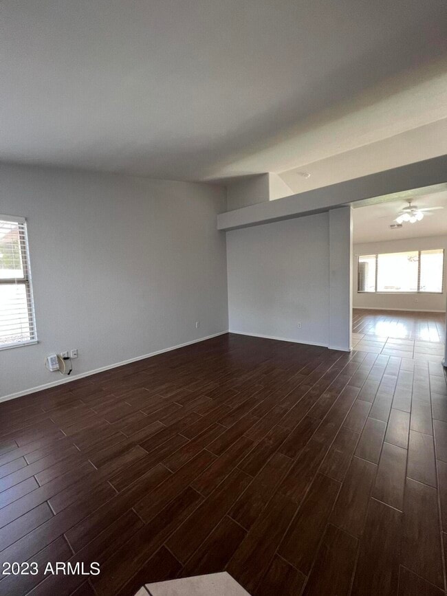 Building Photo - 1171 W Goldfinch Way