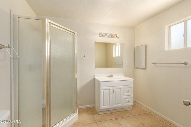 Building Photo - 550 W 19th St