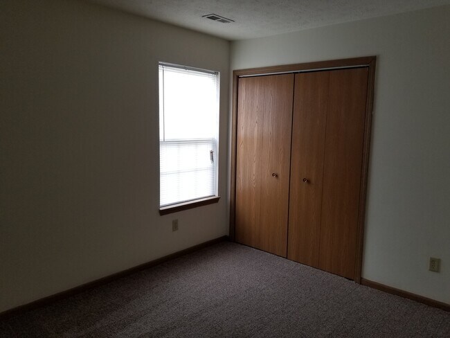 Building Photo - 2334 Hopkins Dr