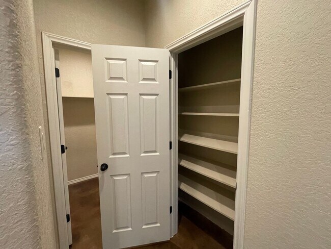 Building Photo - Luxury Duplex in New Braunfels, TX!