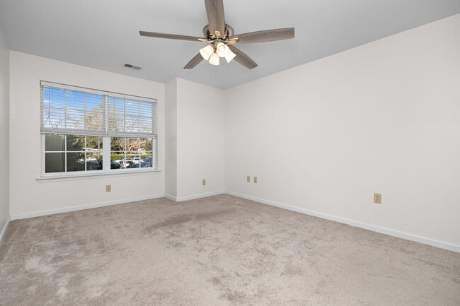 Building Photo - 414 Delaware Ave