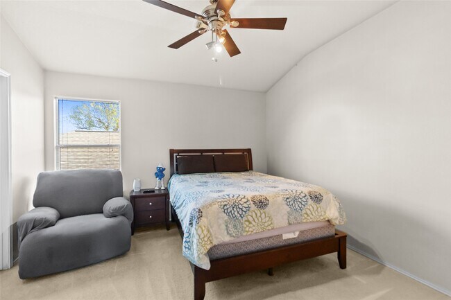 Building Photo - 615 Ashlen Dr