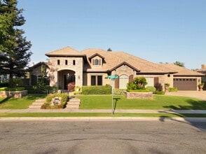 Building Photo - 2510 Tiverton Dr