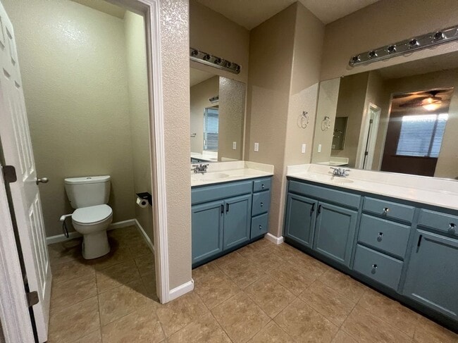 Building Photo - 1623 Bermuda Ln