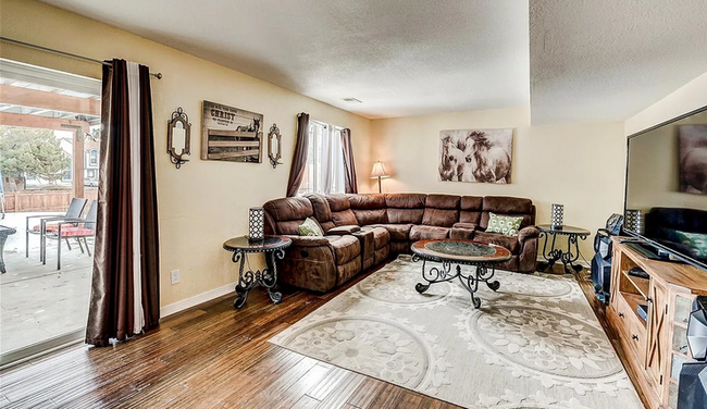 Building Photo - 504 S Laredo Cir