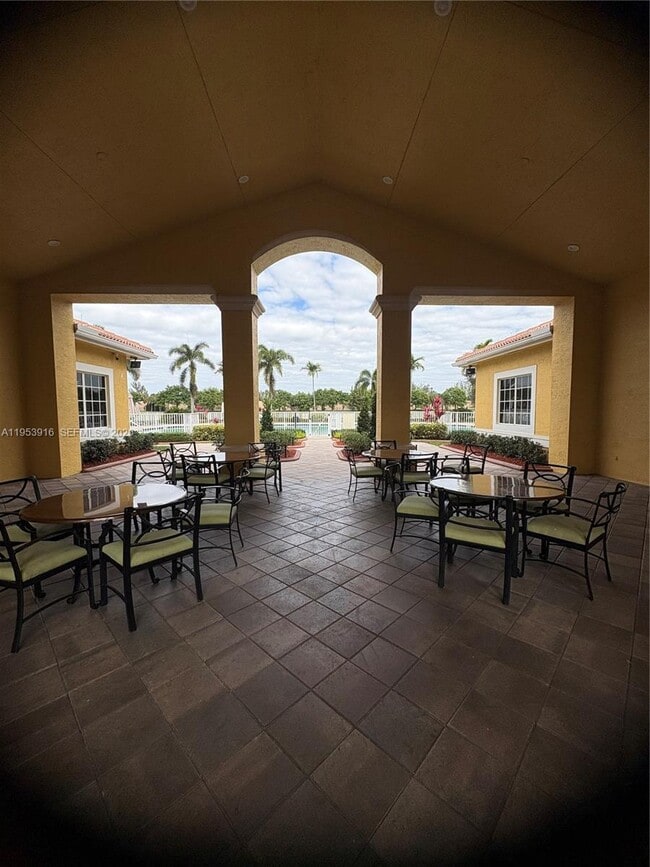 Building Photo - 4323 SW 132nd Wy