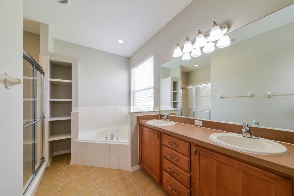 Building Photo - 5412 Lexington Dr