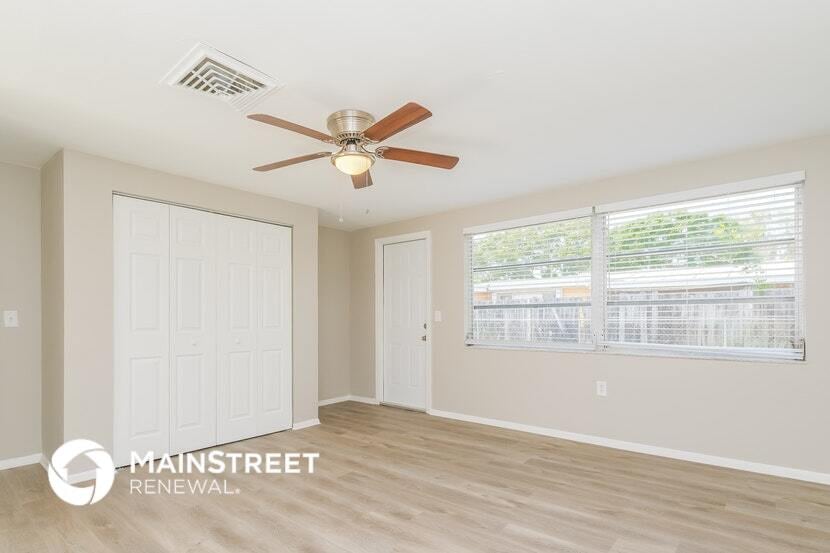 Building Photo - 5127 Reseda Dr