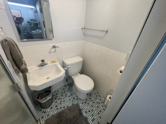 Building Photo - Beautiful, Charming and Well Maintained Four Bedroom Single Family Home in Macalester/Groveland N...